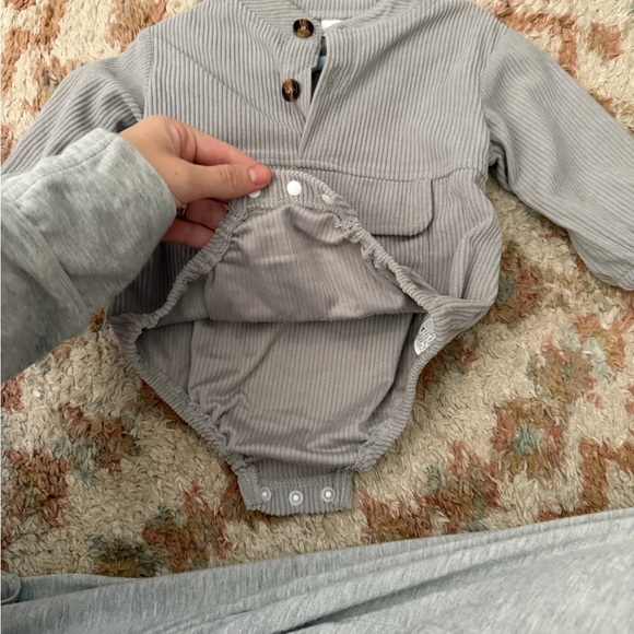 0-3 MONTH ROMPER - Picture 8 of 10